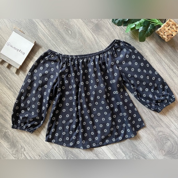 Maeve Maiden Off Shoulder Blouse Batik print. Size MP - Picture 3 of 8